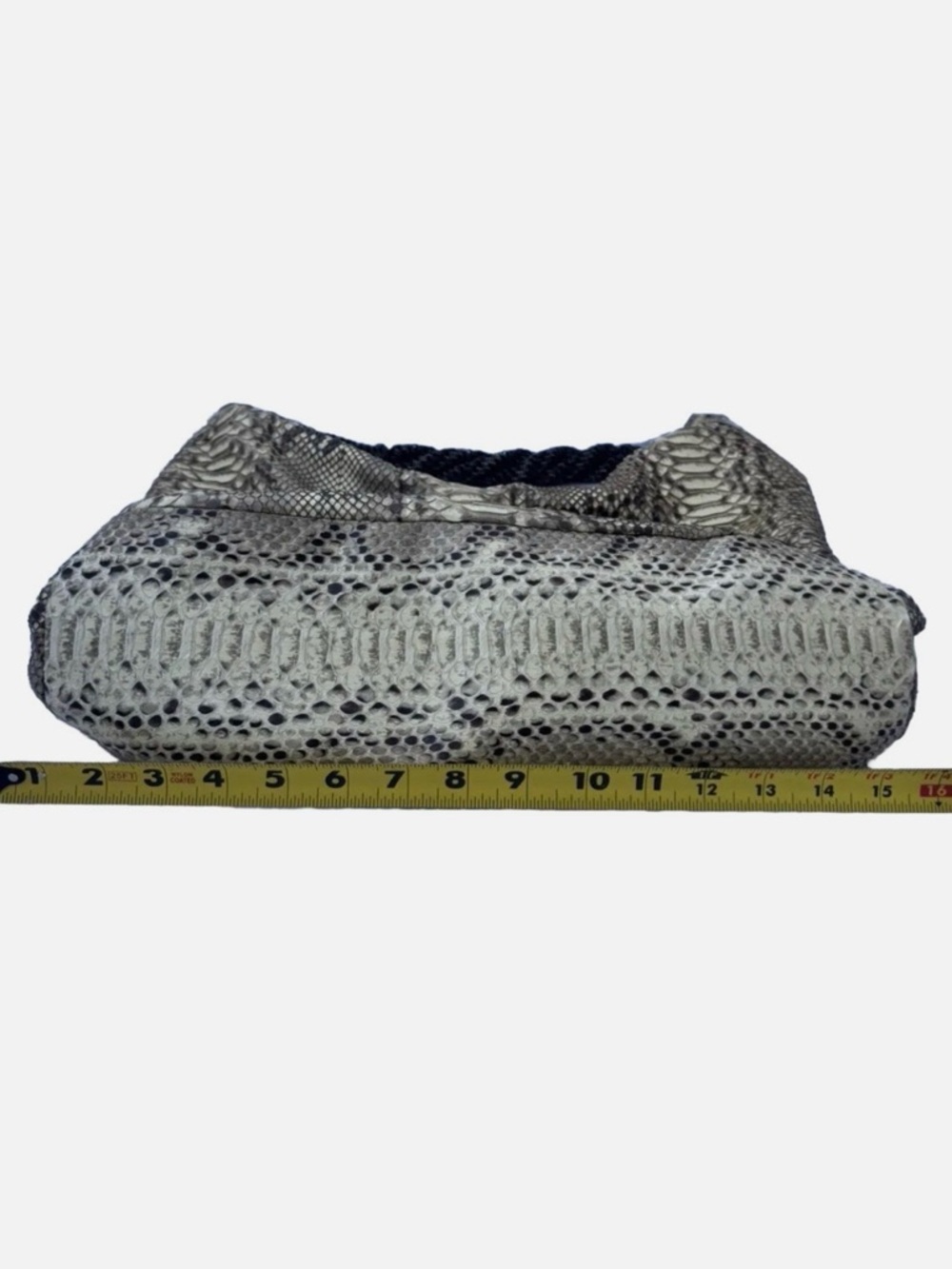 Oscar de la Renta VINTAGE python purse with beaded handle - Picture 6 of 6